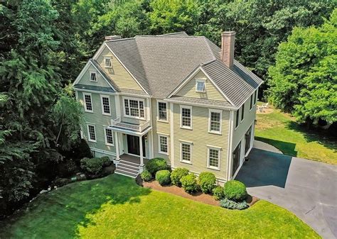 It contains 5 bedrooms and 3 bathrooms. . Zillow seekonk ma